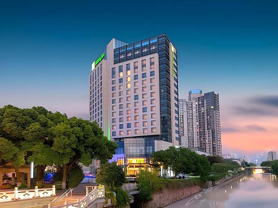 Holiday Inn Taicang City Centre By IHG