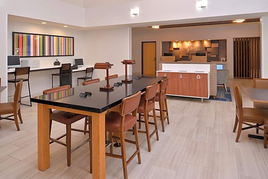 Holiday Inn Express Stockton Southeast By IHG