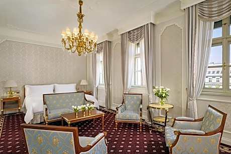 Imperial Junior Suite with Two Twin Beds and City View