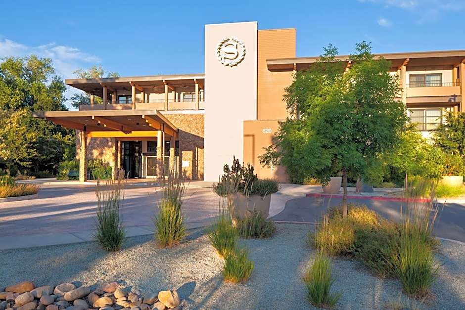 Sheraton Redding Hotel at the Sundial Bridge