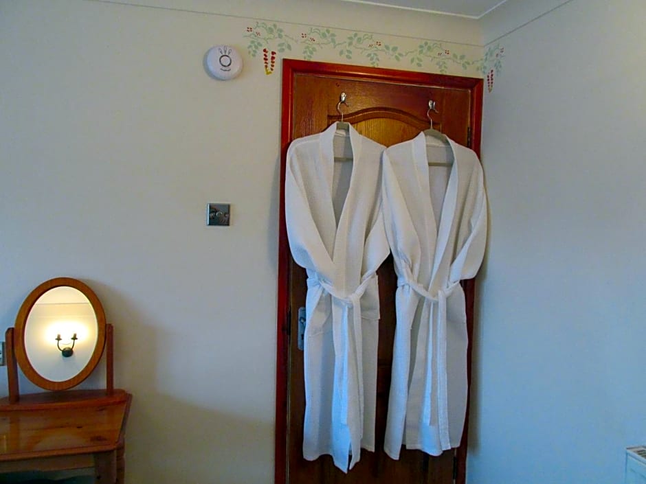 Albertine ,A warm welcome awaits you ,Offering room only or bed and breakfast ,Ideal location for Solent Way ,High Street ,Isle of Wight ,New Forest