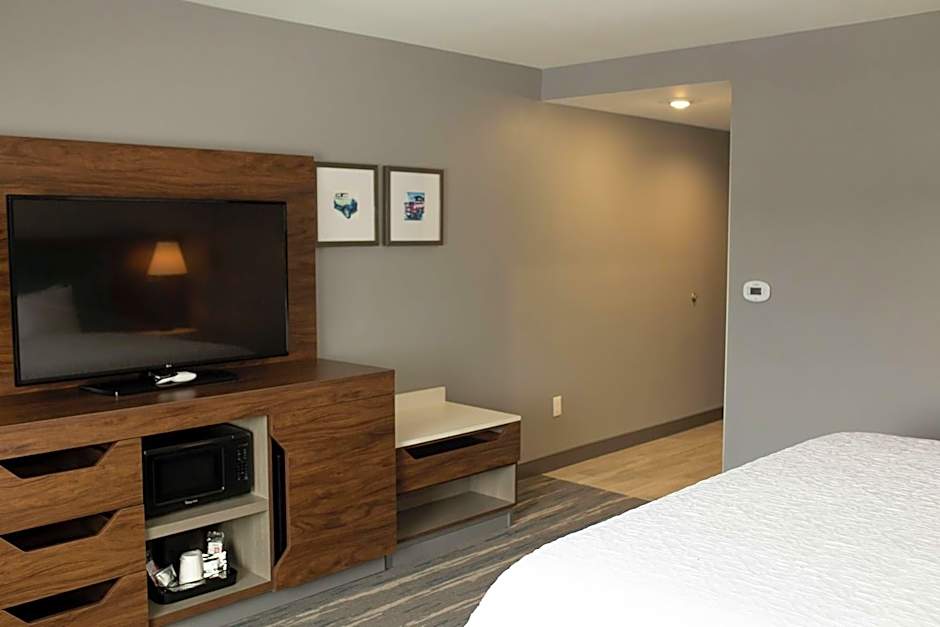 Hampton Inn By Hilton and Suites Dundee