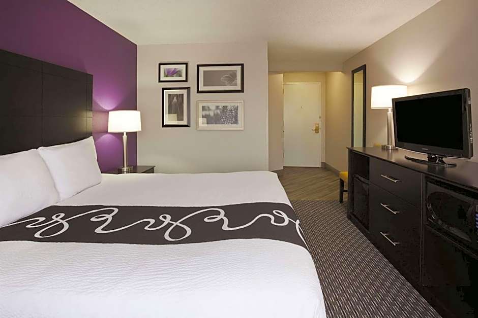 Bloom Hotel