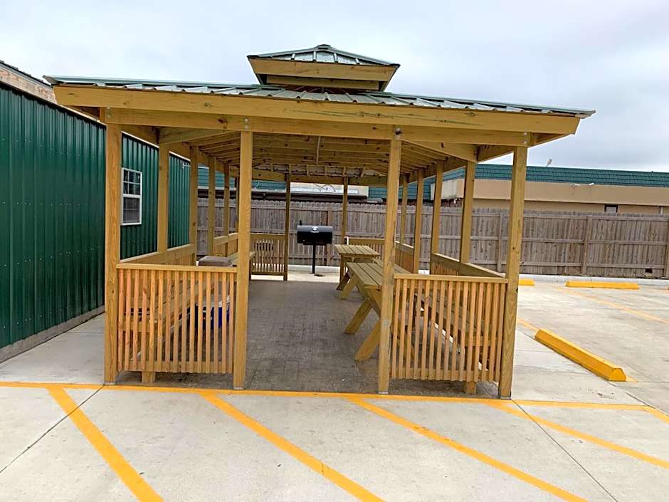 Days Inn by Wyndham Orange