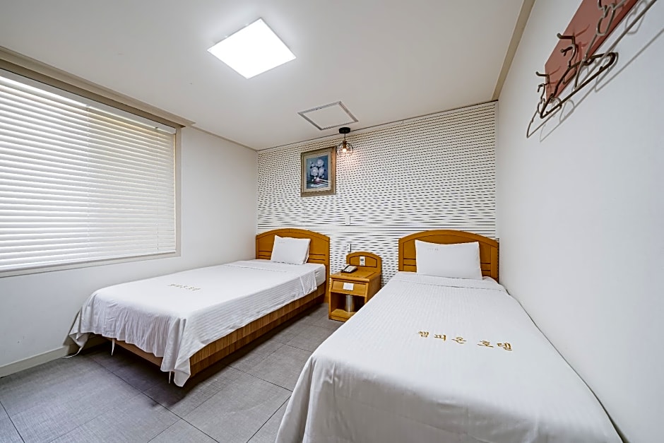 Champion Hotel