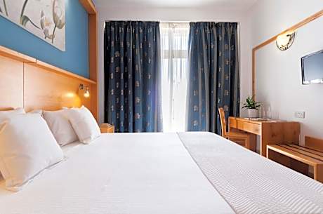 Standard Double or Twin Room with Sea View