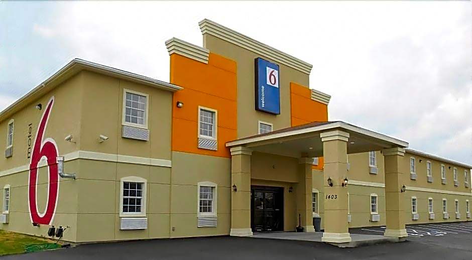 Motel 6-Jourdanton, TX