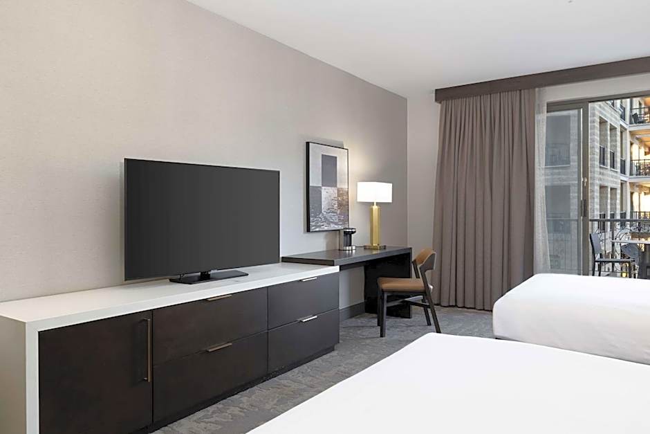 Photo 1 of 5 of Superior 2 Queen Beds, Fountain View