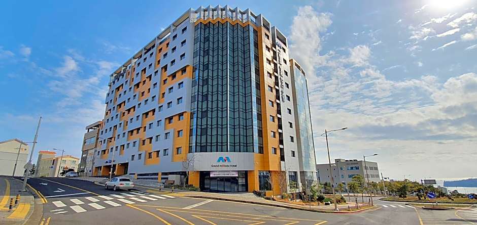 Grand Millions Hotel
