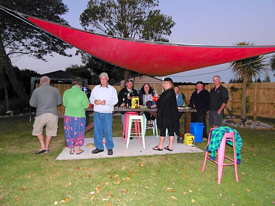 Glenavys Waitaki River Motor Camp