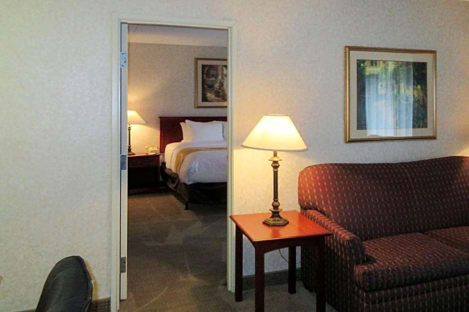 Quality Inn & Suites Albuquerque Midtown - University Area