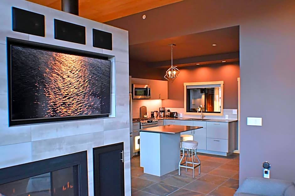 Beaver Lakefront Cabins - Couples Only Getaways