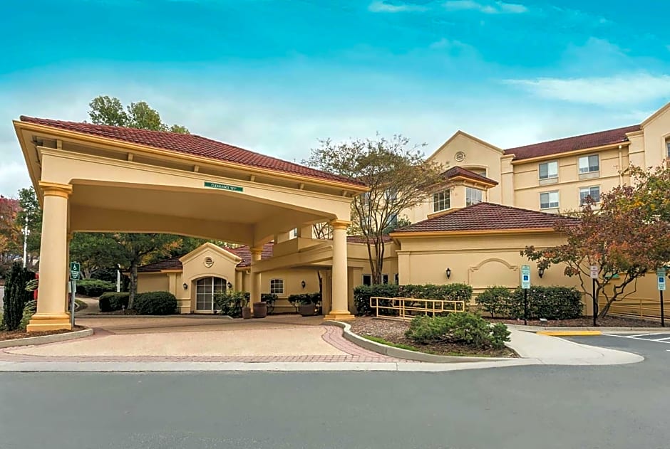 La Quinta Inn & Suites by Wyndham Raleigh Crabtree