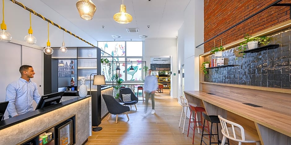 Photo 1 of 43 of B&B Hotel Brussels Centre Gare du Midi