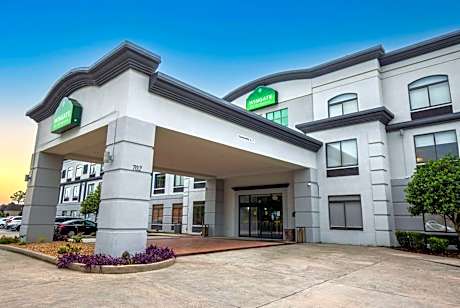 Wingate By Wyndham Lafayette Airport