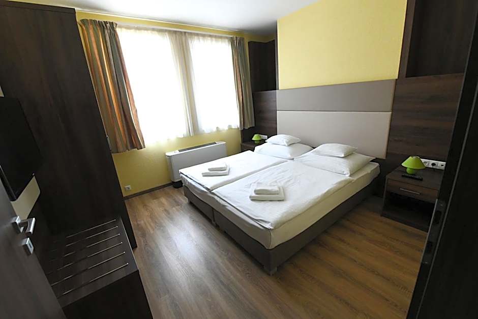 Jade Hotel-Ezüsthíd Hotel