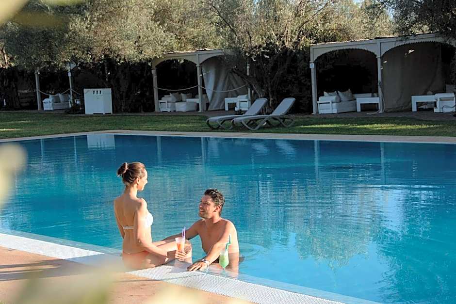 Oasis lodges