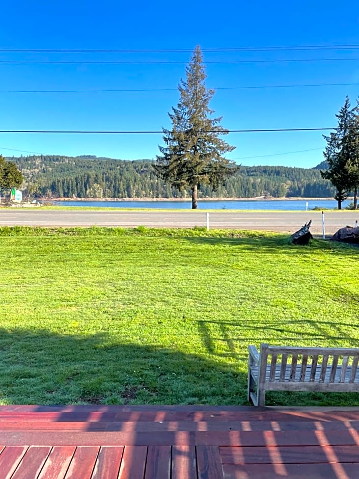 Foster Lake Inn