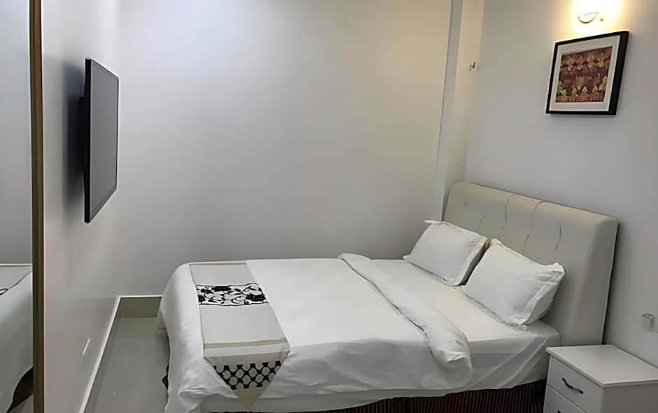 S ROSE HOTEL