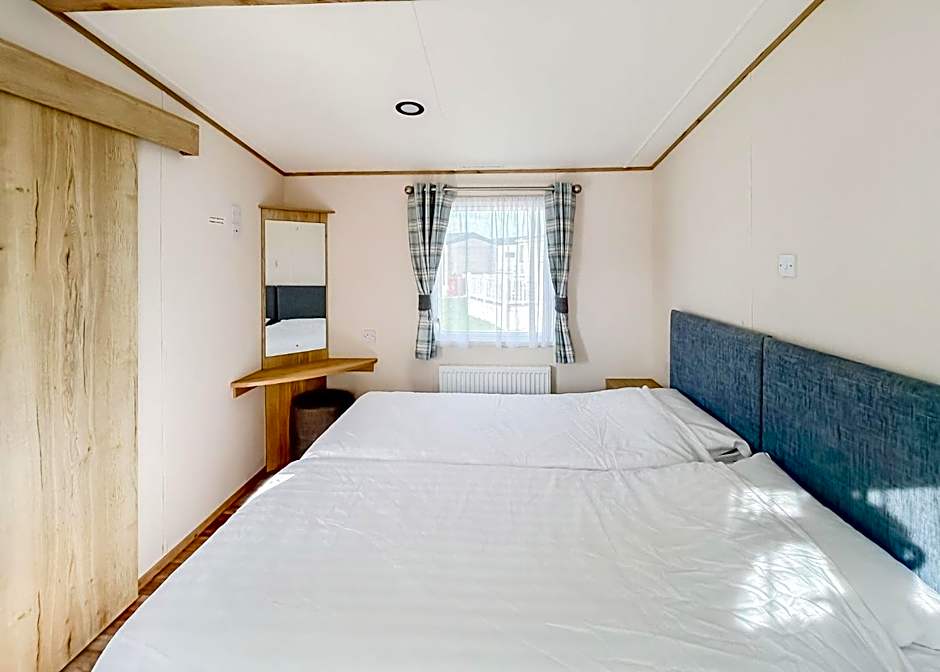 Riverside Holiday Village