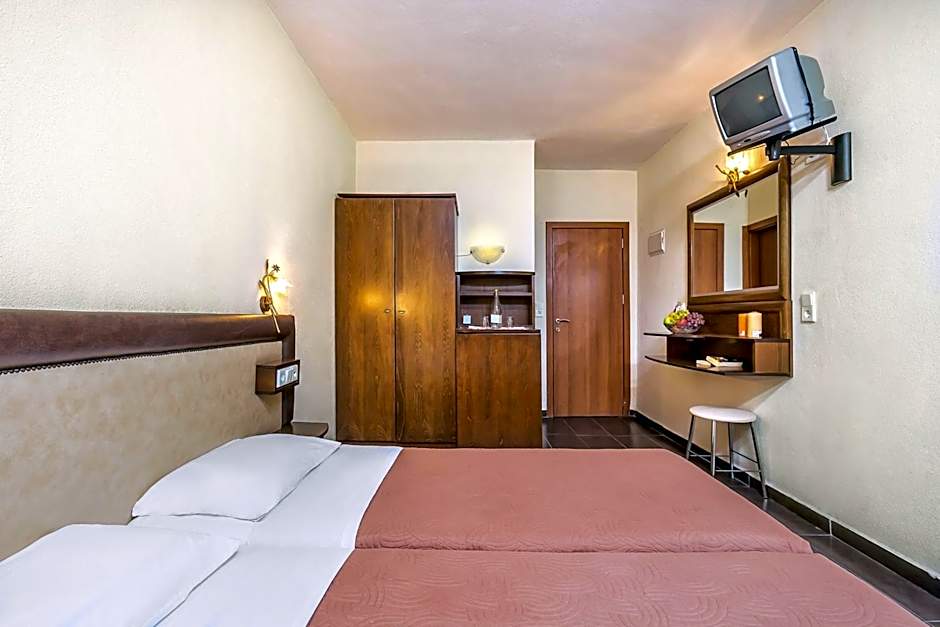 Elinotel Polis Hotel