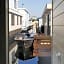 Houseboat apartment with water terrace, free parking, free bikes & fast wifi