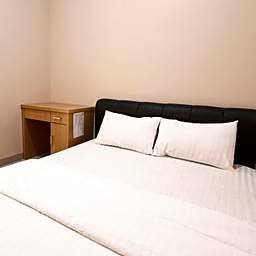 RedDoorz Syariah near Exit Toll Subang