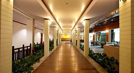 Amnauysuk Hotel