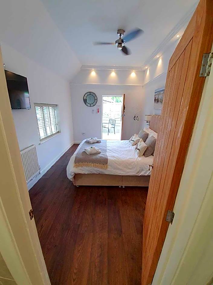 Old Thatch Bambers Green