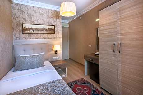 Economy Twin Room