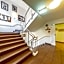 A&T Hotel & Hostel