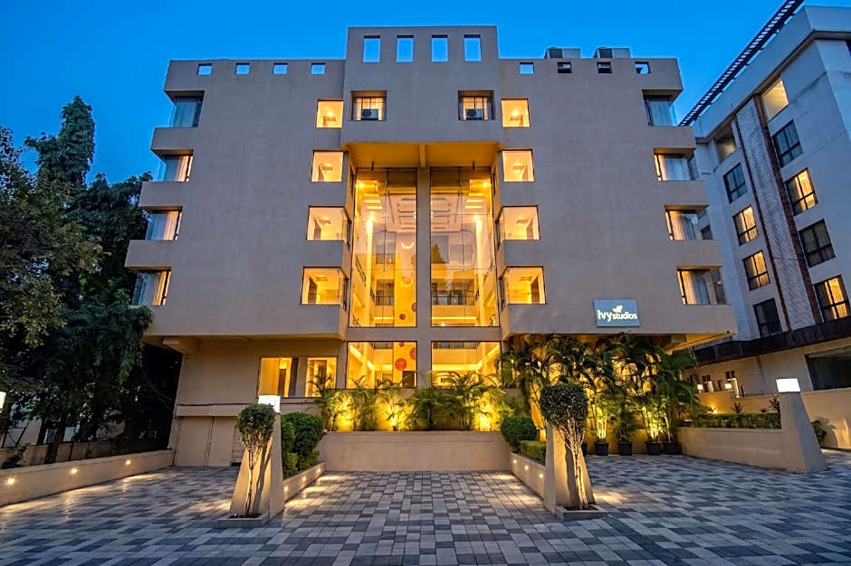 Hotel Lotus Ivy Studios Near Pune Airport