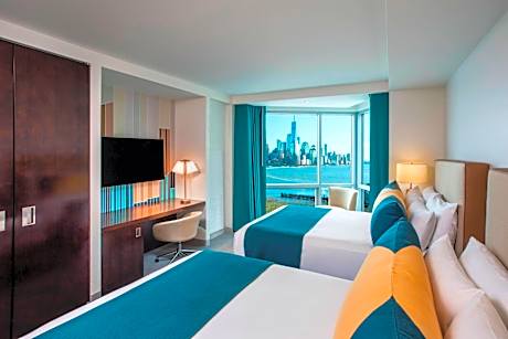 Deluxe Queen Room with River View