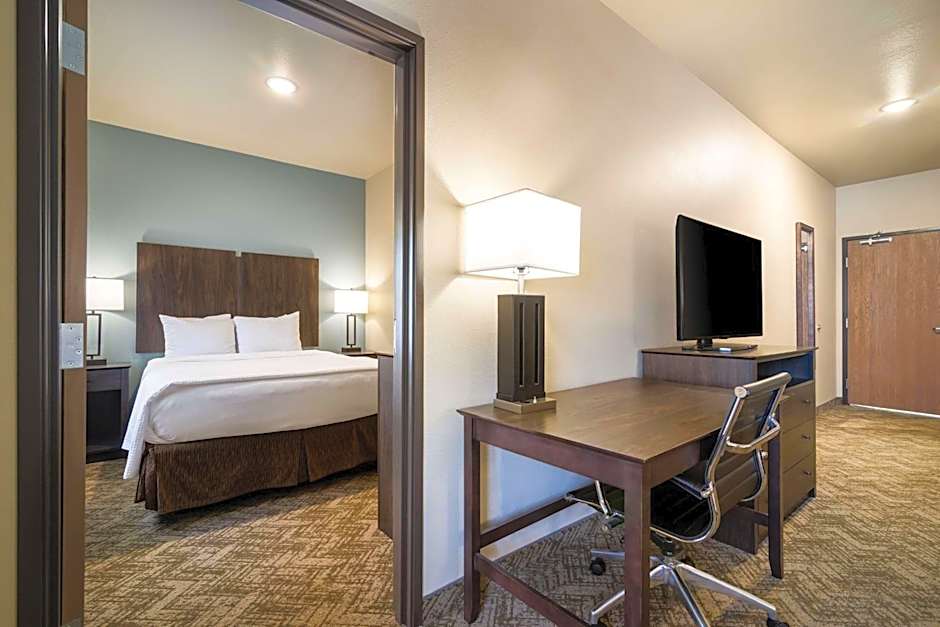 Best Western Golden Spike Inn & Suites