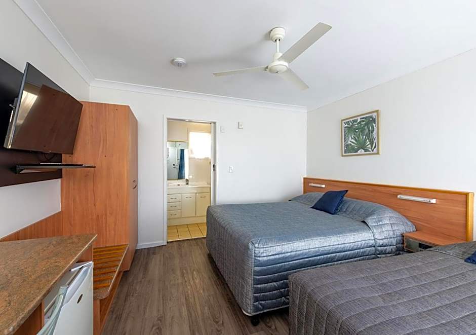 Riviera on Ruthven Motel