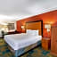 La Quinta Inn & Suites by Wyndham Phoenix Sky Harbor Airport