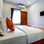 OYO 1200 Kencana Residence