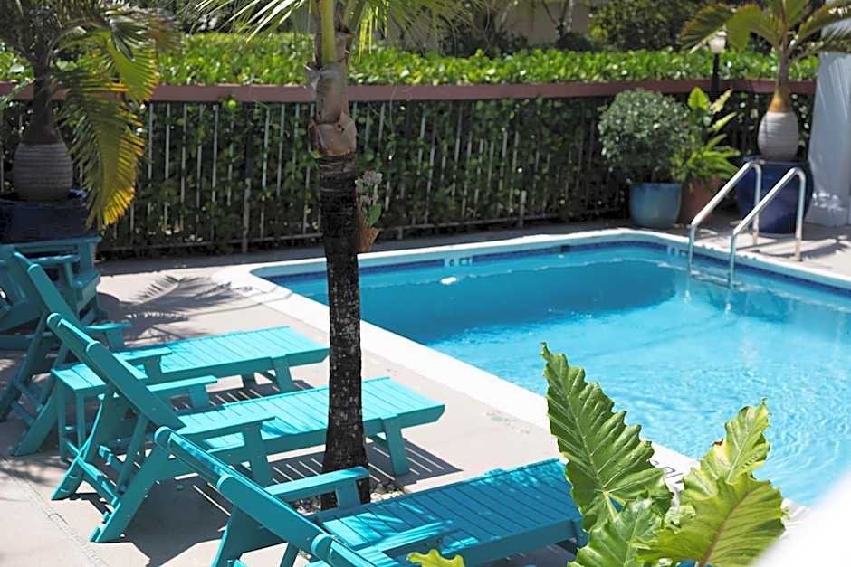 Palm Breeze Hotel