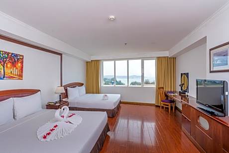 Family Room with Sea View