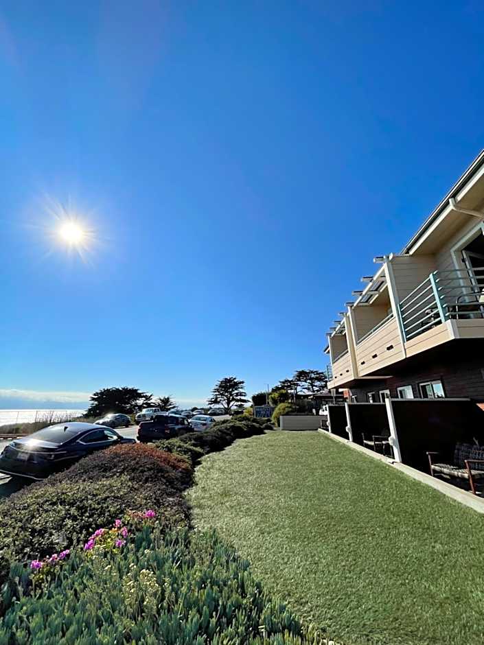 Cambria Landing Inn and Suites