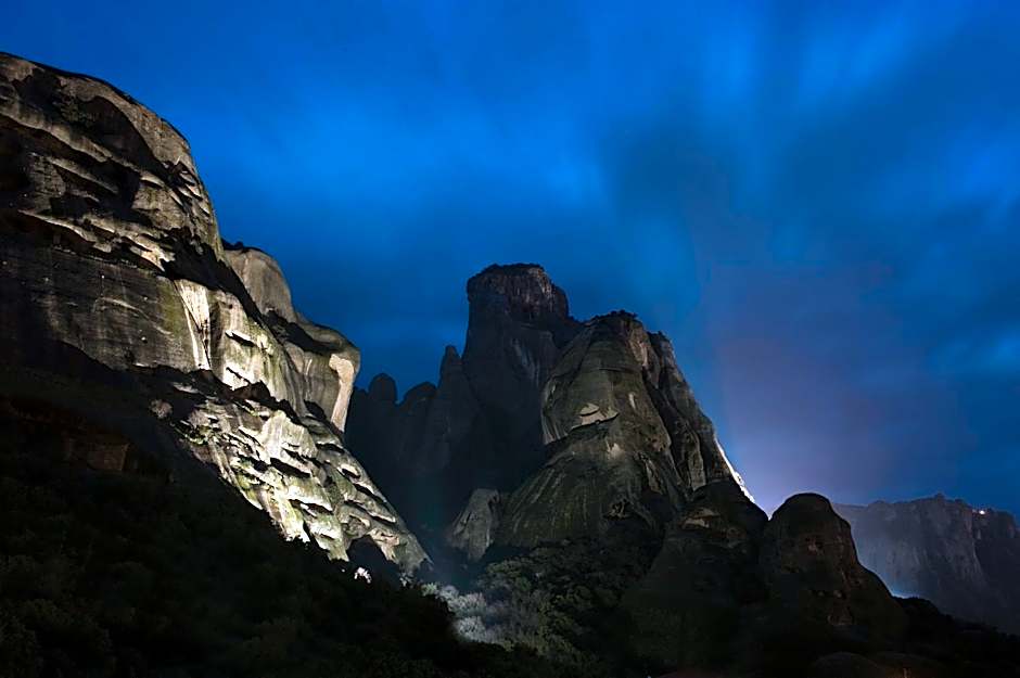 Dellas Boutique Hotel