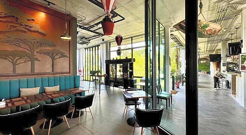 Chainam-Charmchuree residences cafe and spa