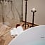 Naxi Suites