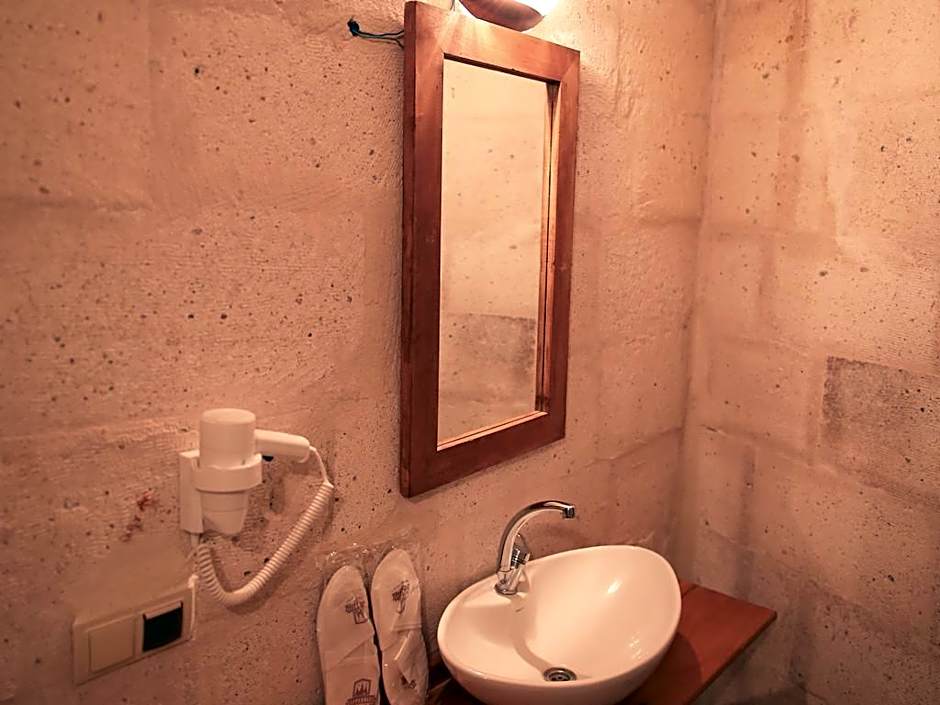 Cappadocia Eagle Cave Inn