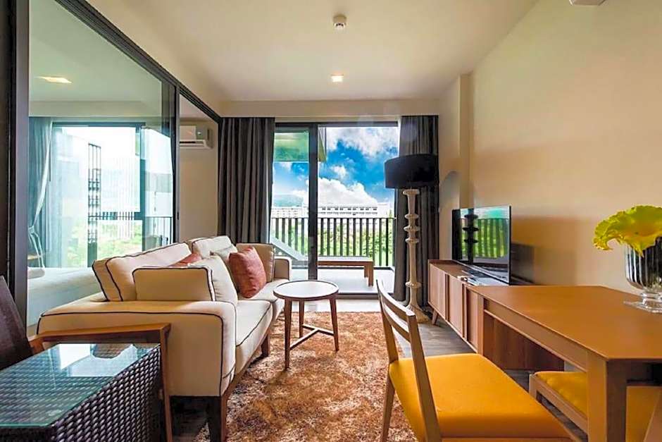 The deck patong 5 Star Apartment 巴东The Deck无边际海景泳池酒店