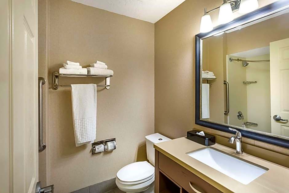 Best Western Plus Cottontree Inn
