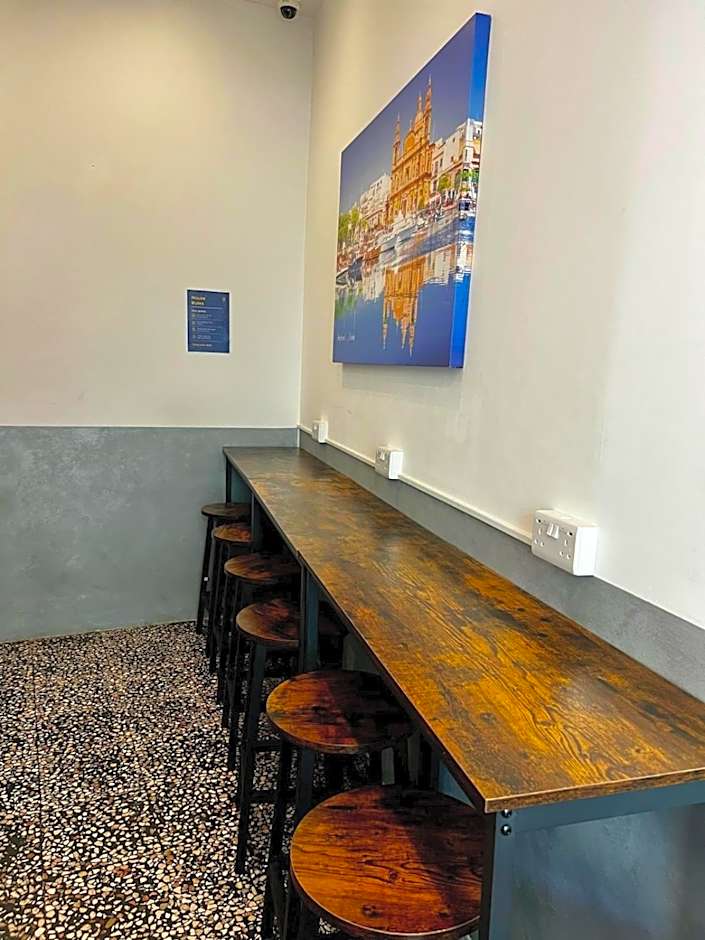 Bookarest Hostel Malta