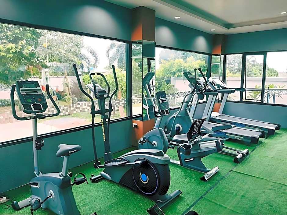 Grand Esie Service Apartment