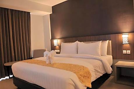 Deluxe King Room - Room Only