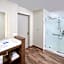 Holiday Inn Express and Suites Brantford By IHG